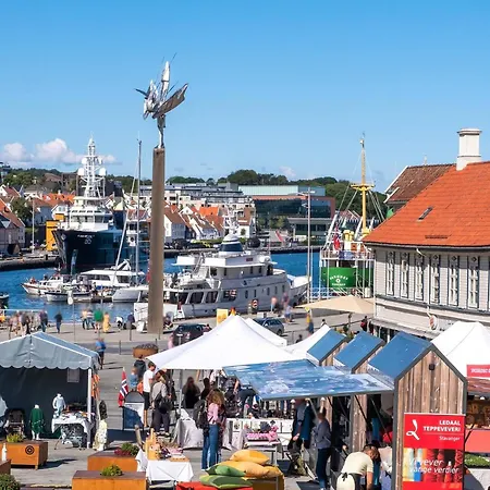 Charming Rooftop In Heart Of Daire *